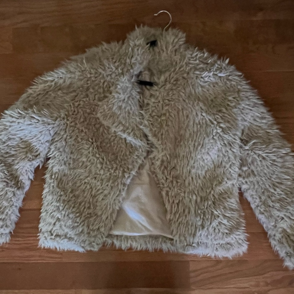 Super comfortable, cozy, winter coat size large.